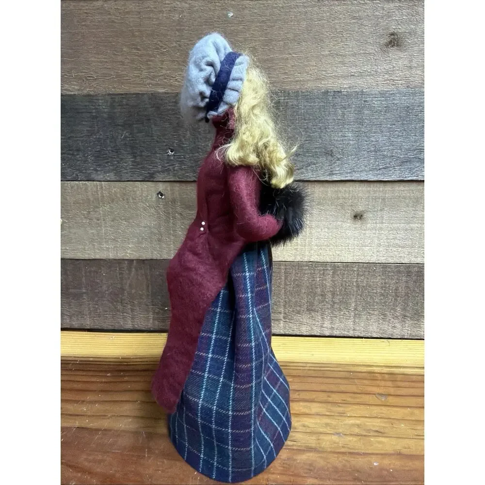 Byers Choice Carolers 1999 Traditional Adult Lady In Plaid Skirt Blonde Hair